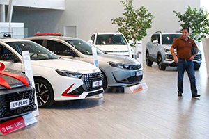 Могут обязать автосалоны продавать авто только на сезонной резине